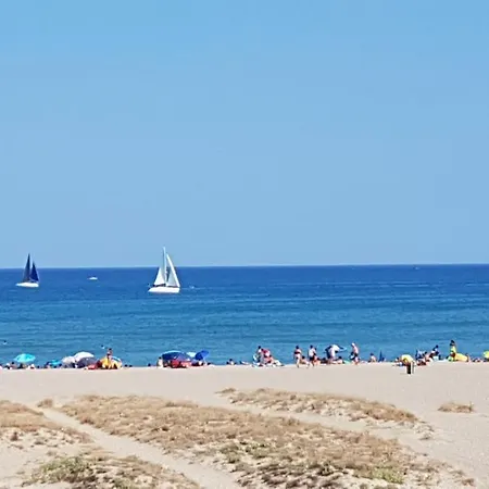 Un Sejour Pour Admirer Les Bateaux, A Port Apartment Leucate