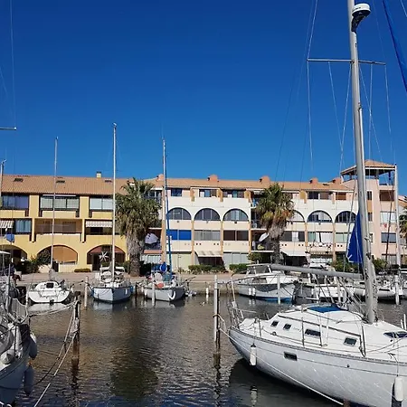 Un Sejour Pour Admirer Les Bateaux, A Port Apartment Leucate