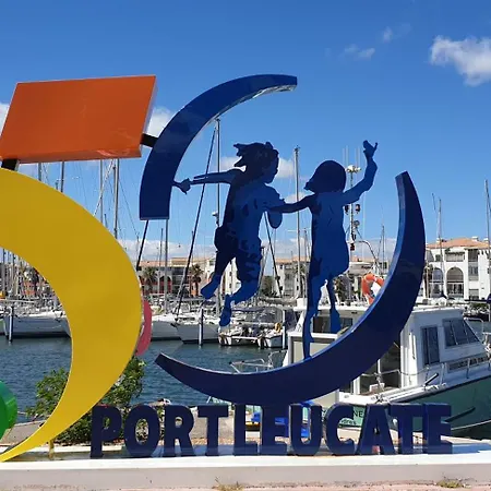T2, Parking, Vue Sur Le Port * Leucate